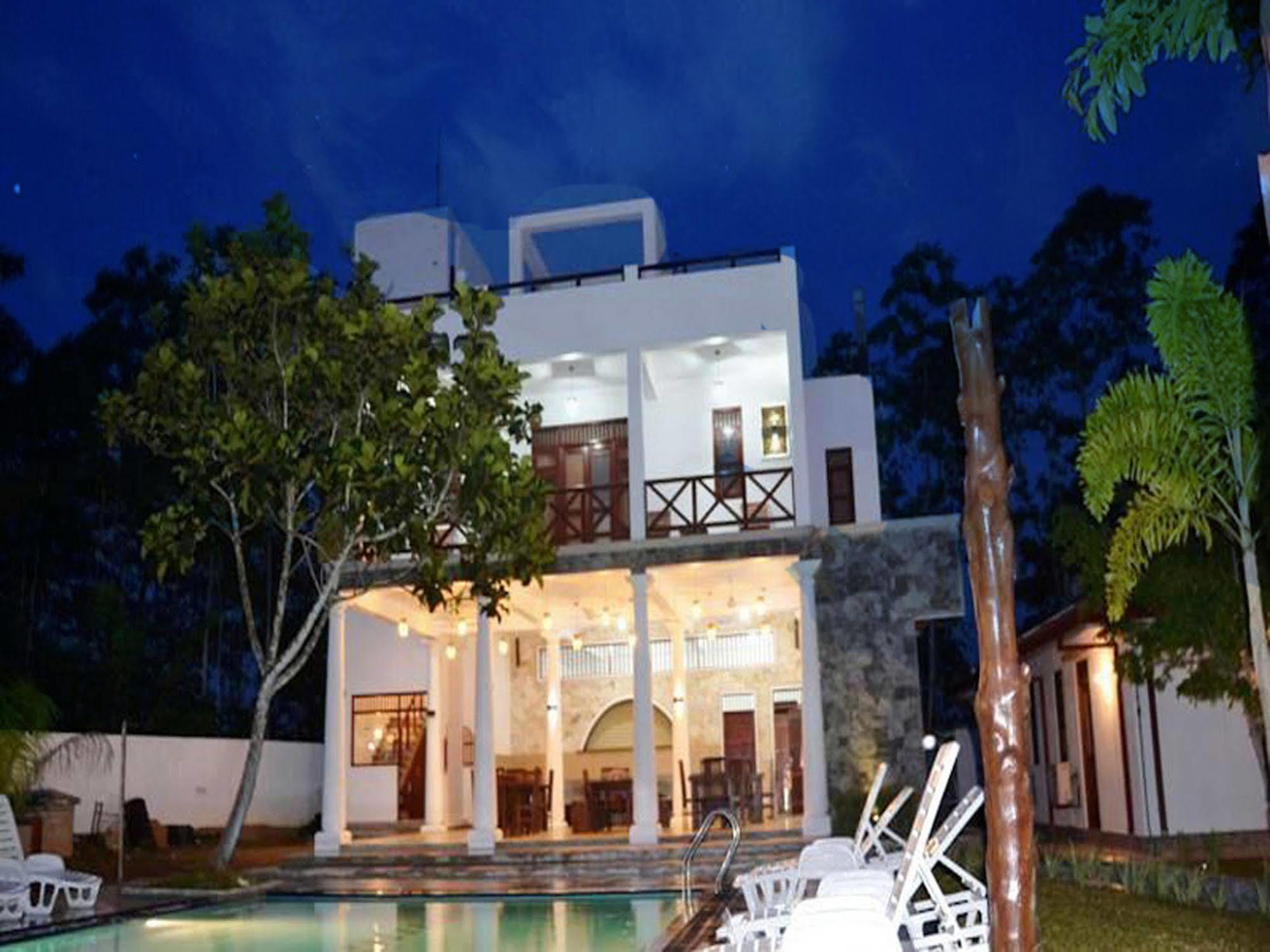 Fort Edge Retreat Unawatuna Esterno foto